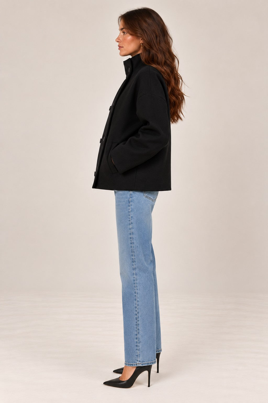 Lucy wool coat in black, side view
